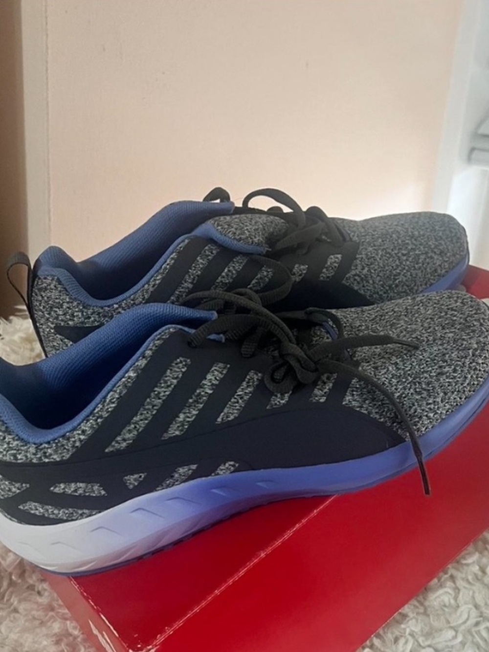 Puma Men's Black and Blue Knit Lace-Up Sneakers